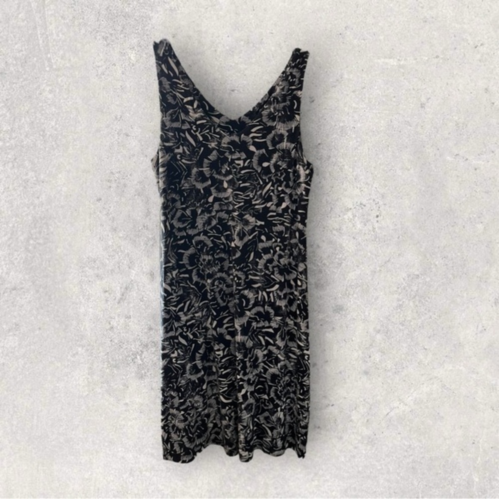 Athleta Black & White Floral Print Dress – Size Medium 🌿
